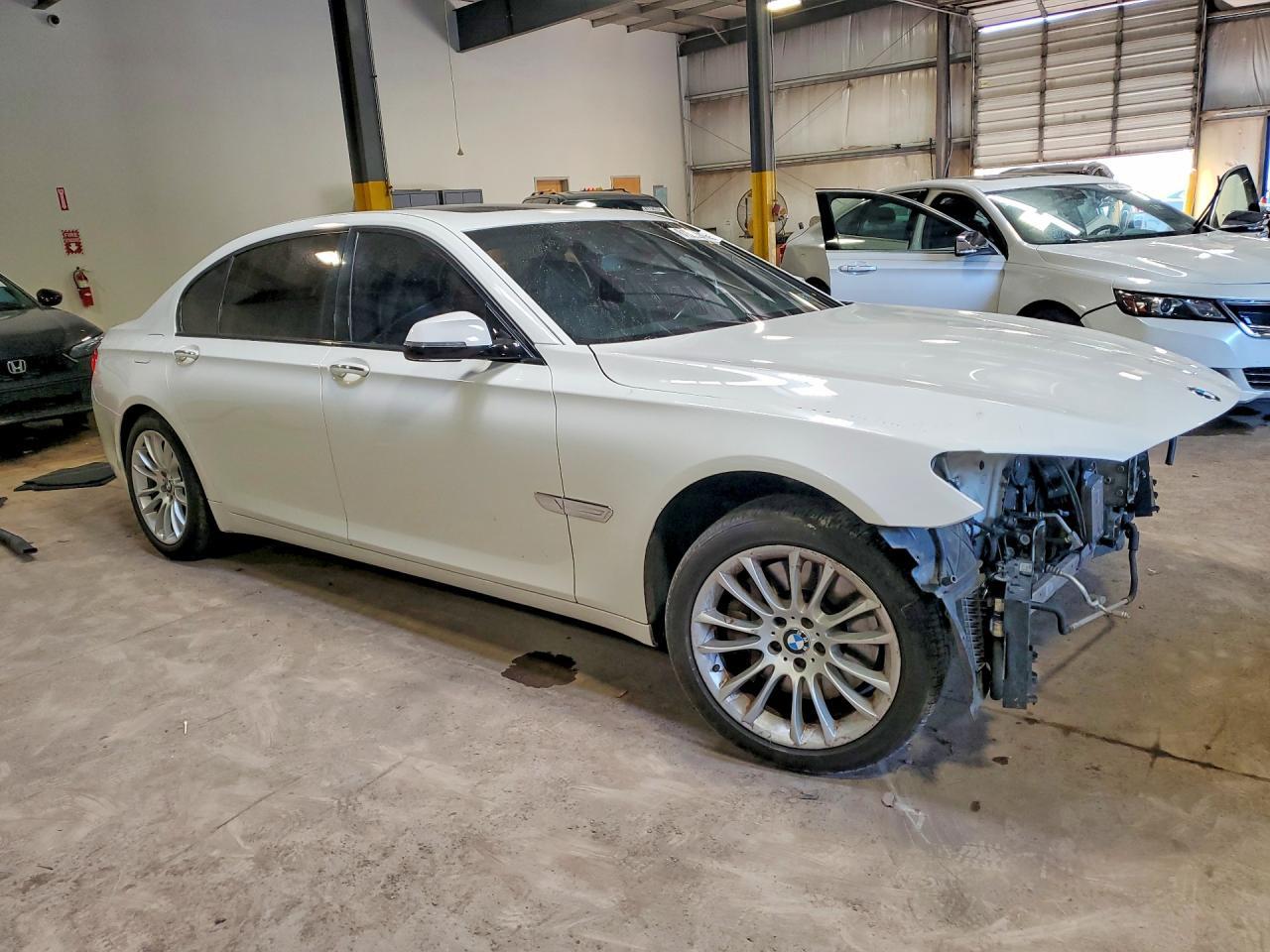 2014 BMW 750 Li - zdjęcie 4