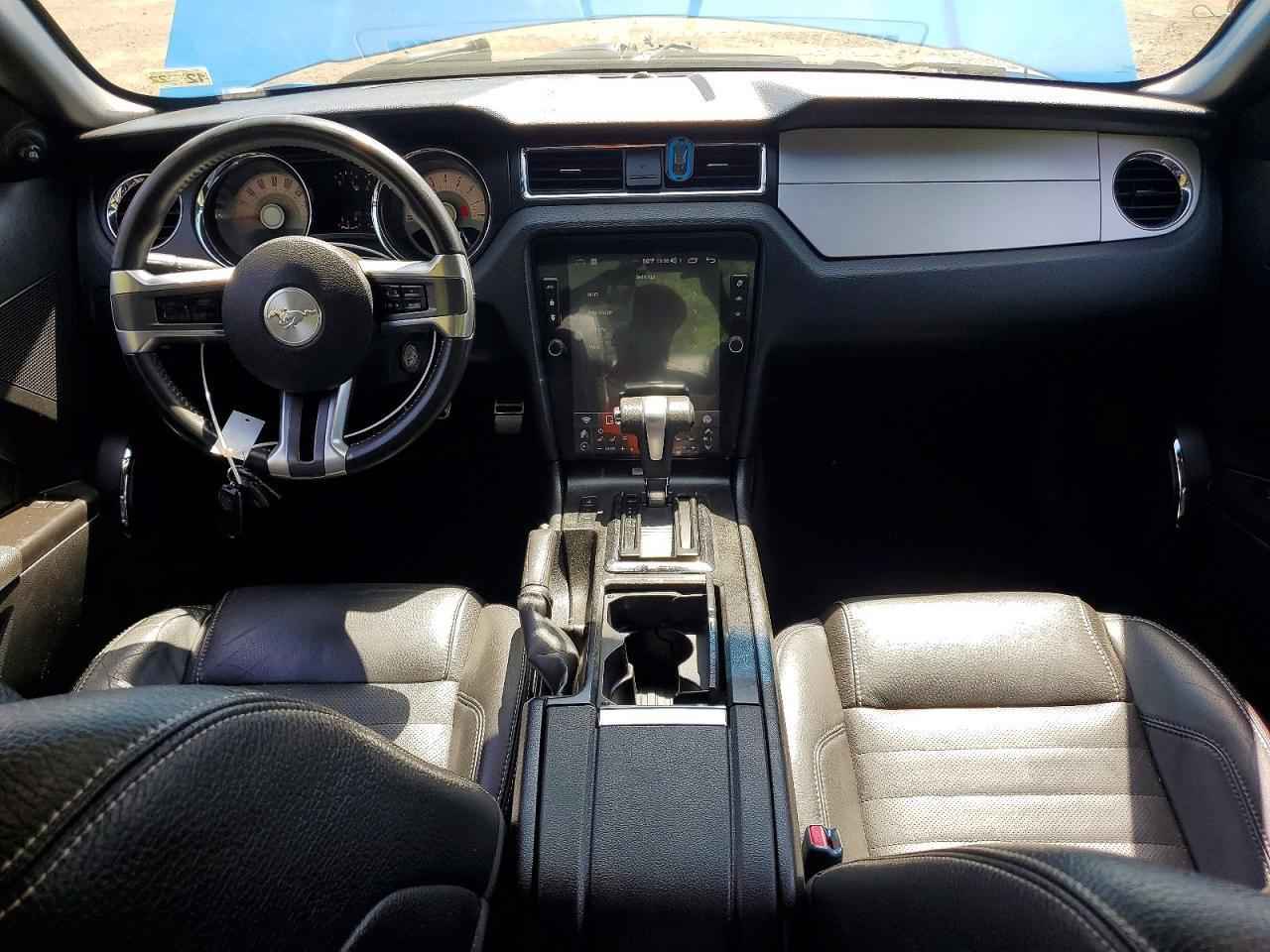 2025 Ford Mustang V6 - zdjęcie 8