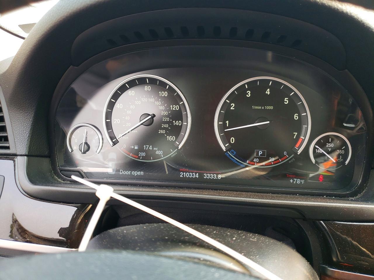 2014 BMW Seria 5 535i - zdjęcie 9