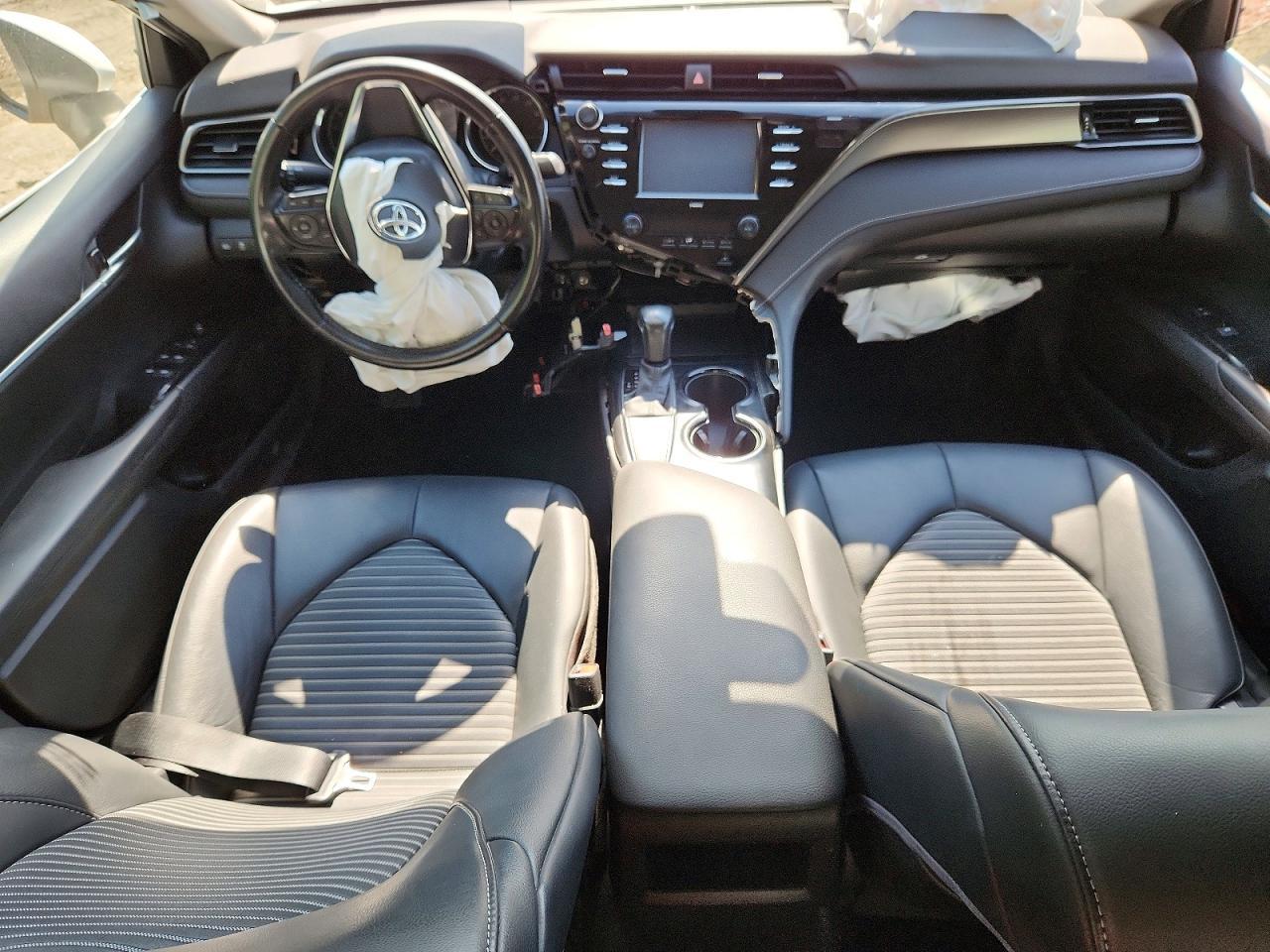 2020 Toyota Camry Se - zdjęcie 8