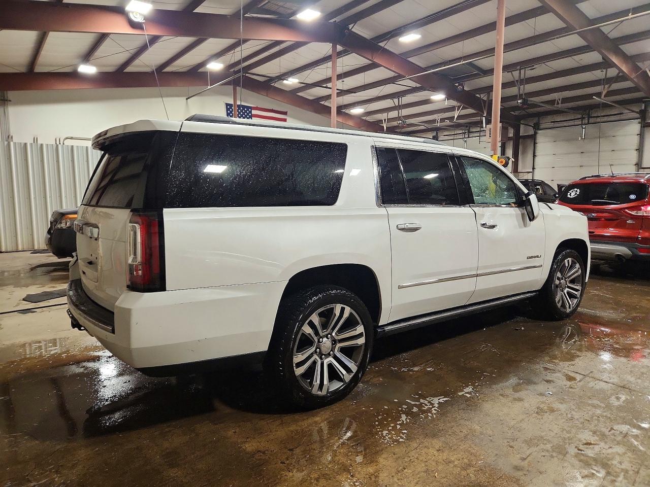 2018 GMC Yukon Xl Denali - zdjęcie 3