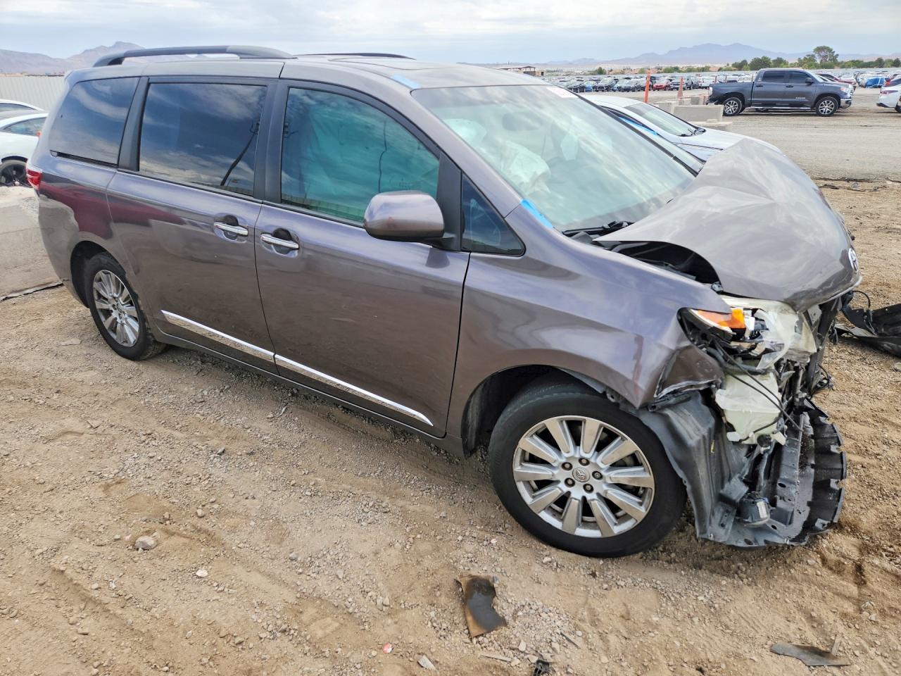 2017 Toyota Sienna Xle - zdjęcie 4