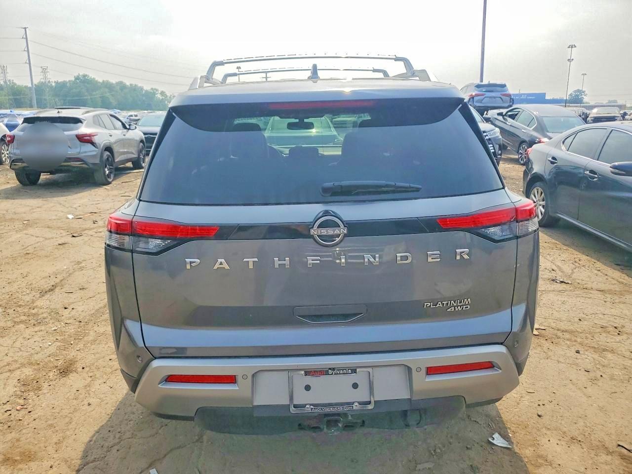 2022 Nissan Pathfinder Platinum - zdjęcie 6