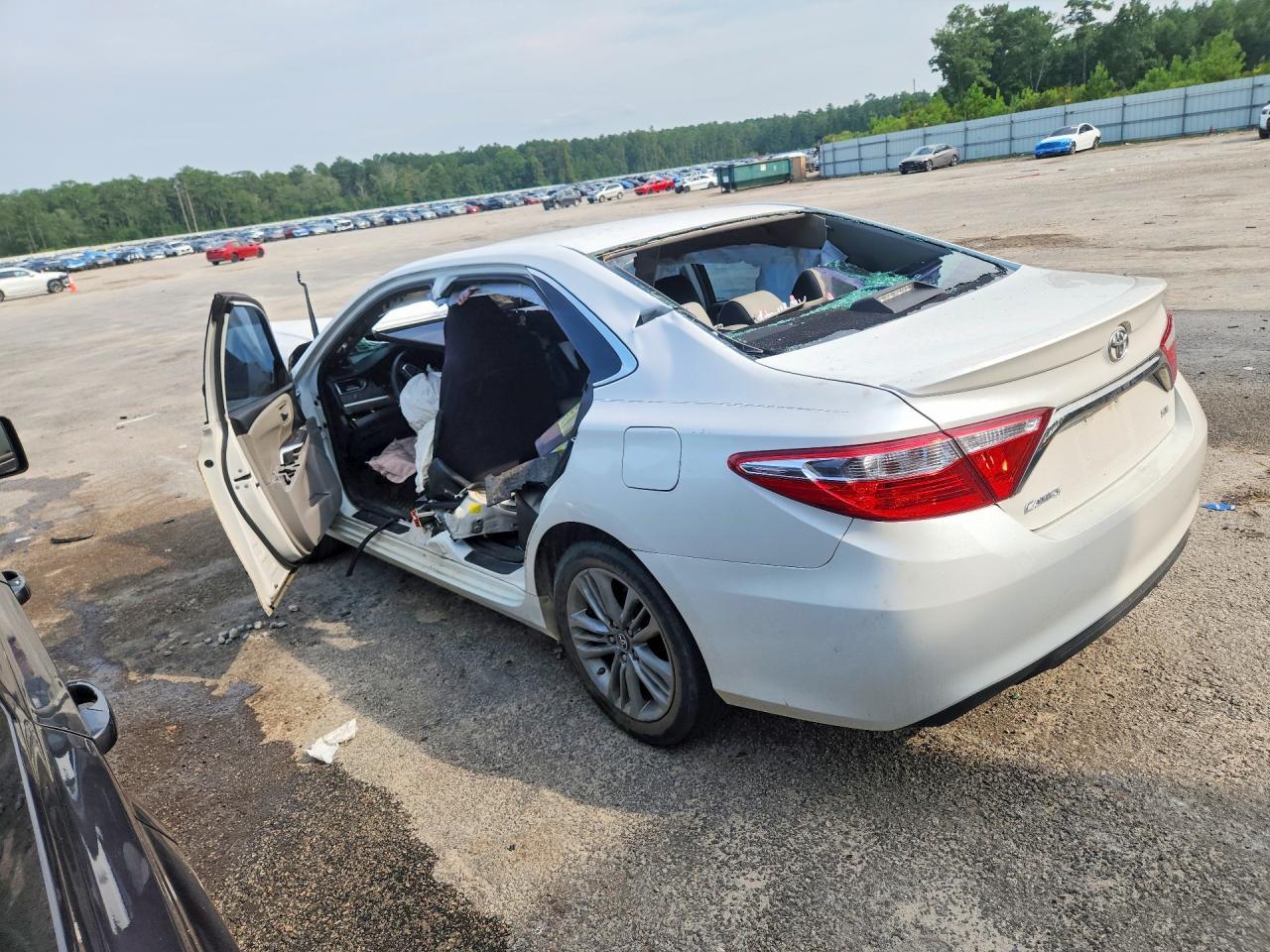 2017 Toyota Camry Se - zdjęcie 2