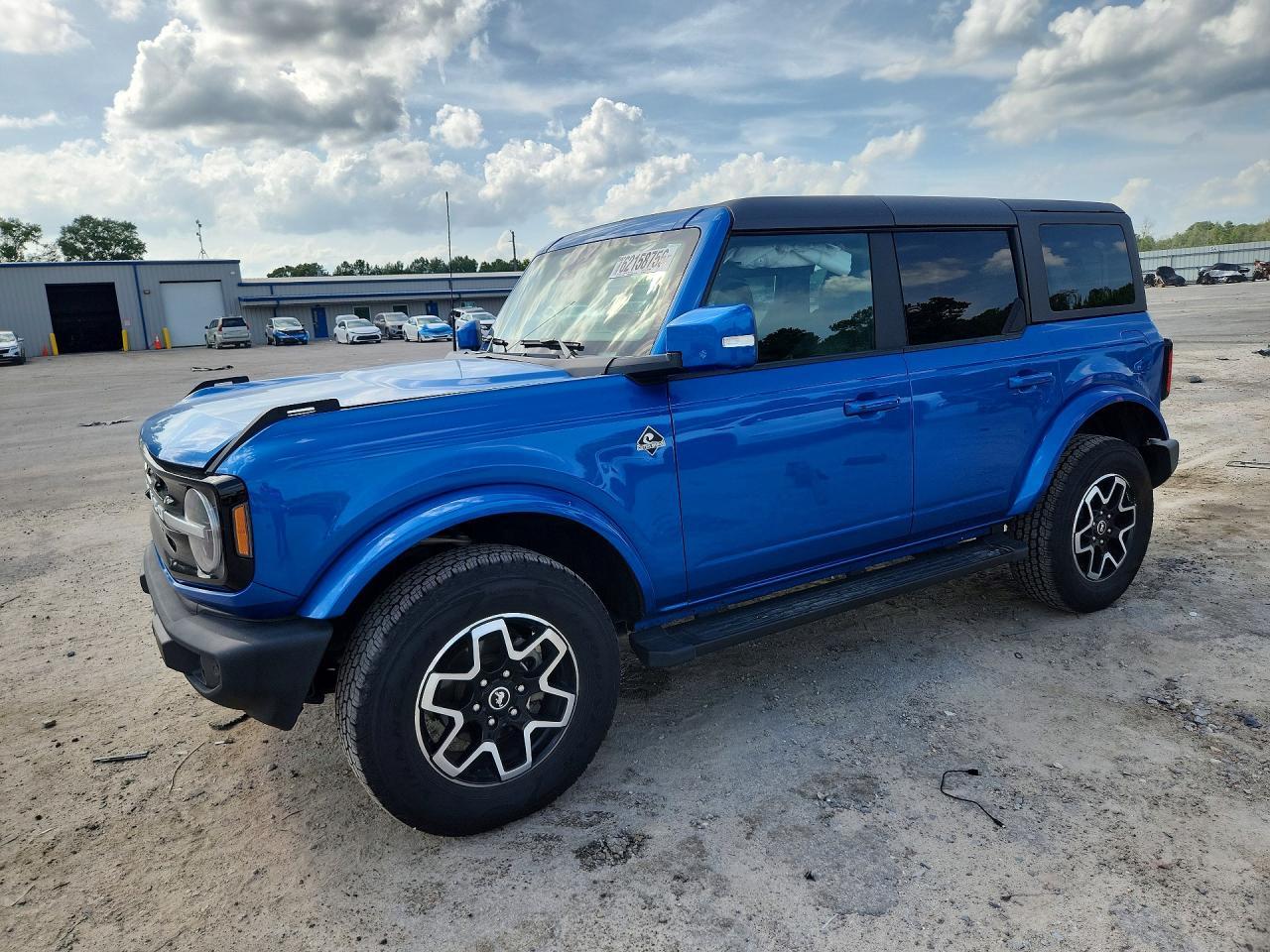 2021 Ford Bronco Base - zdjęcie główne