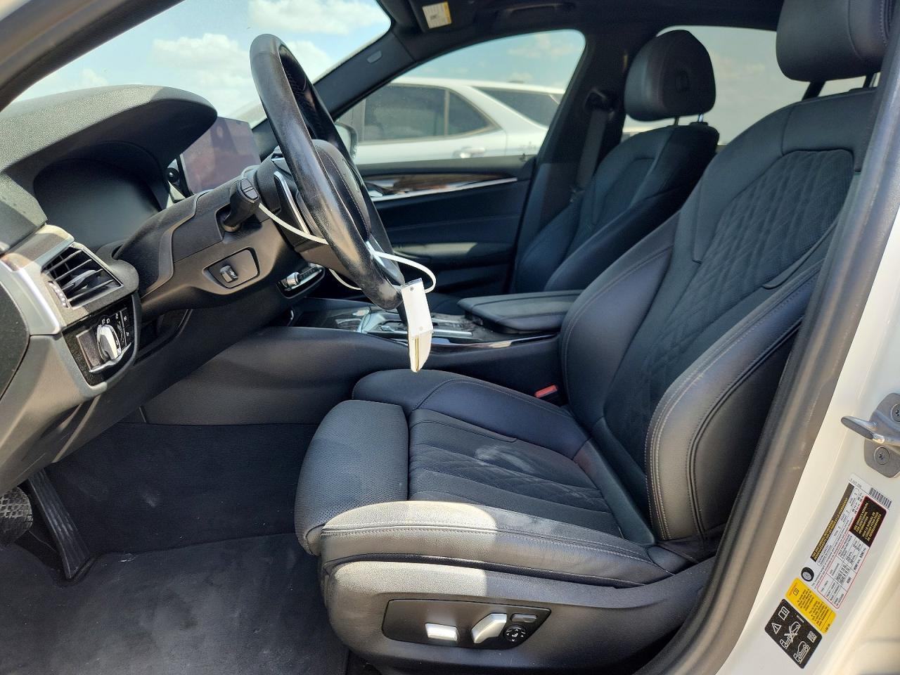 2021 BMW Seria 5 530i - zdjęcie 7