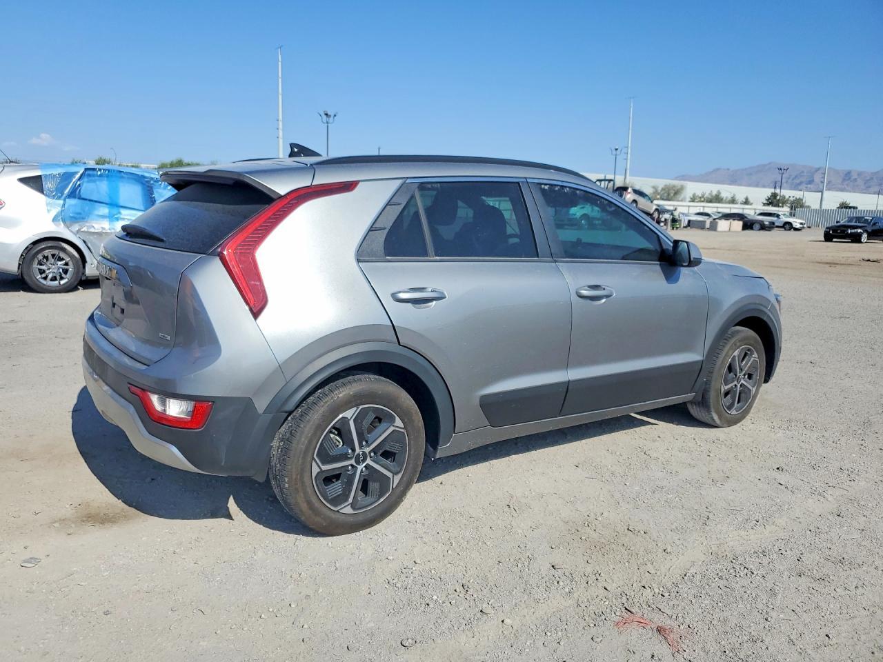 2025 Kia Niro Lx - zdjęcie 3