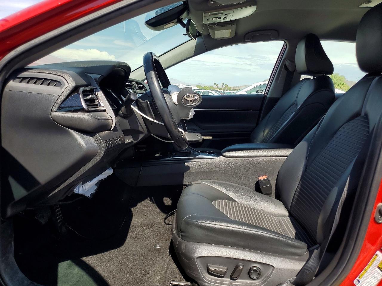 2020 Toyota Camry Se - zdjęcie 7