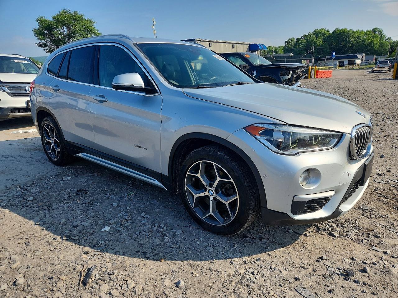 2017 BMW X1 xDrive28I - zdjęcie 4