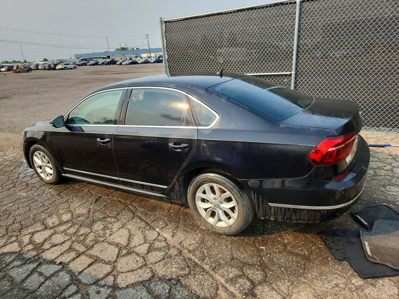2017 Volkswagen Passat S - zdjęcie 2