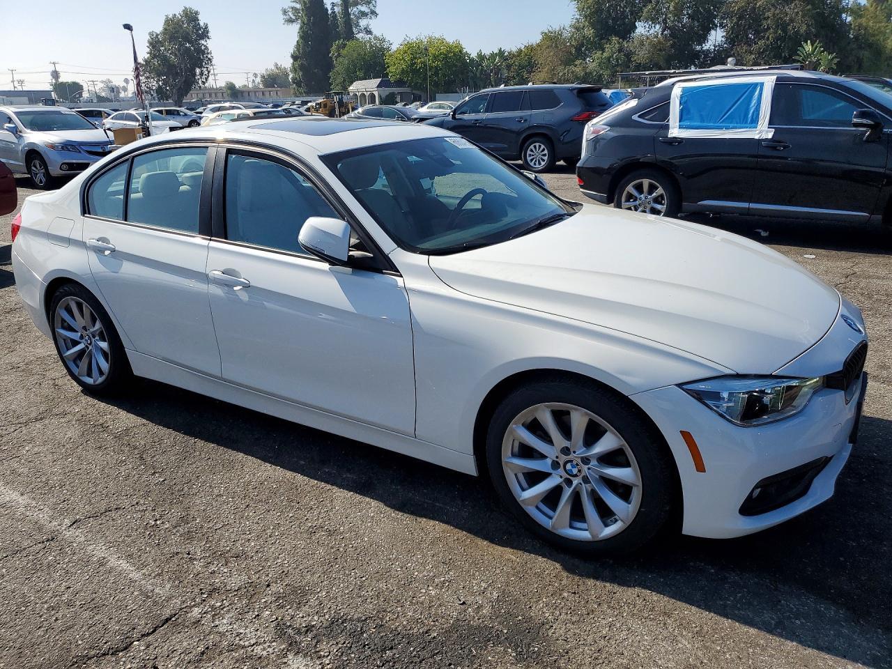 2018 BMW 320 I - zdjęcie 4