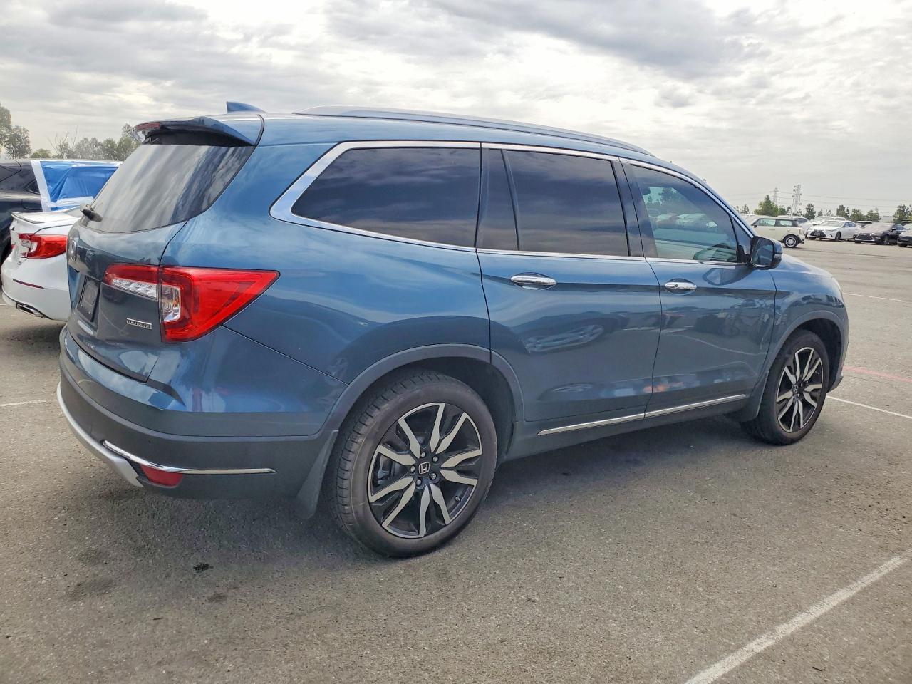 2022 Honda Pilot Touring - zdjęcie 3