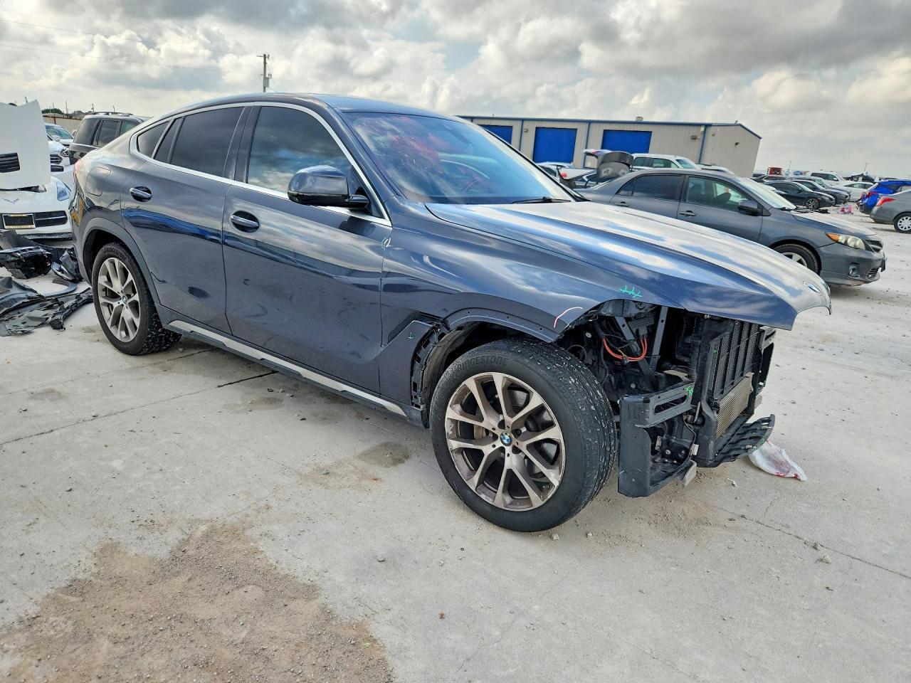 2021 BMW X6 xDrive40I - zdjęcie 4