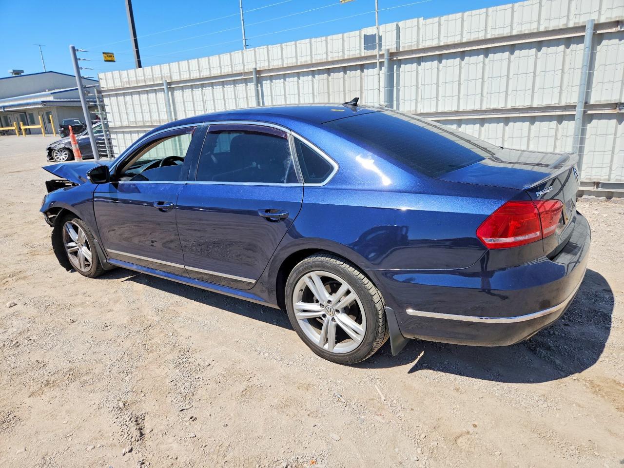 2013 Volkswagen Passat Sel - zdjęcie 2