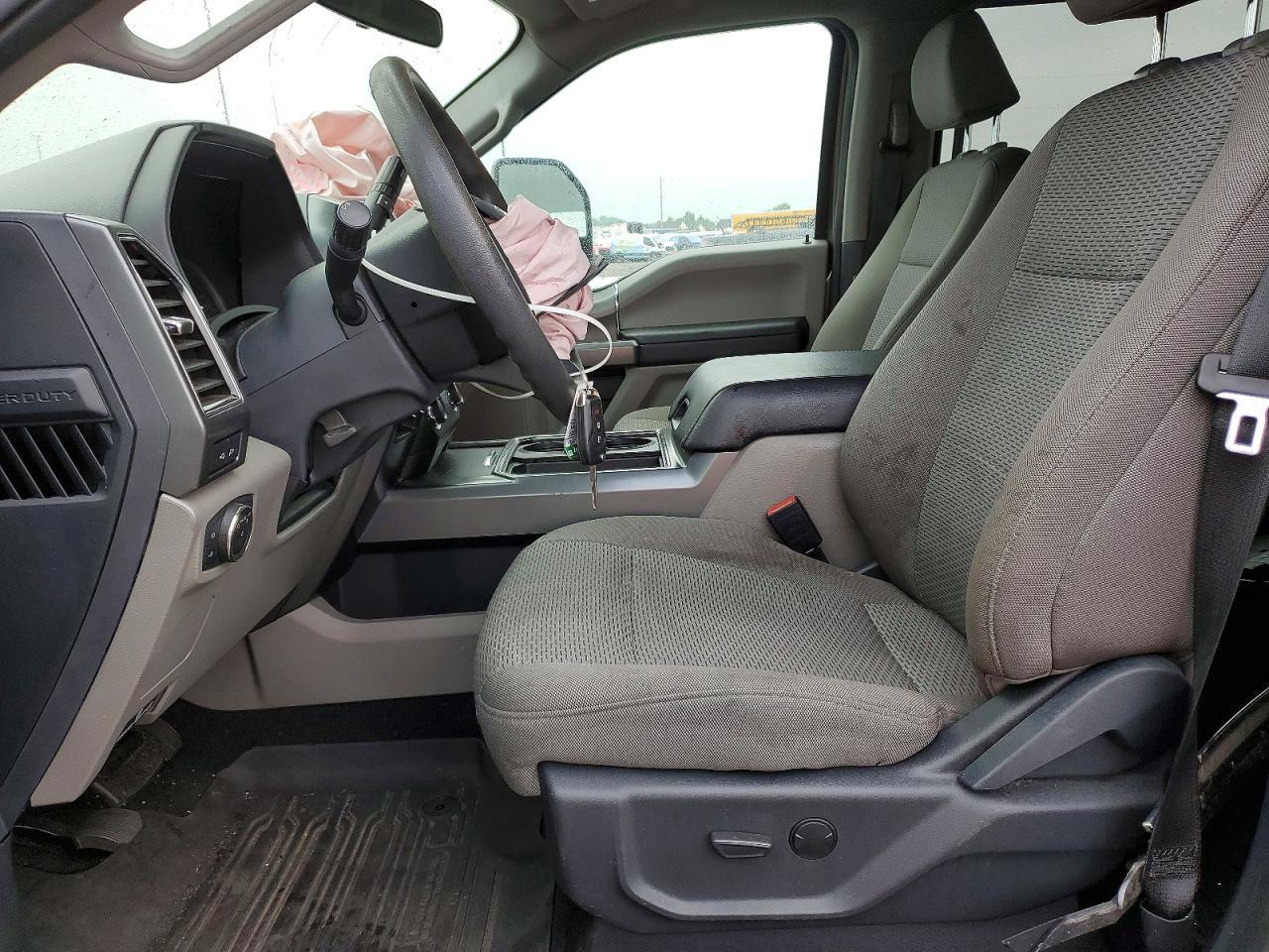 2022 Ford F250 Super Duty - zdjęcie 7