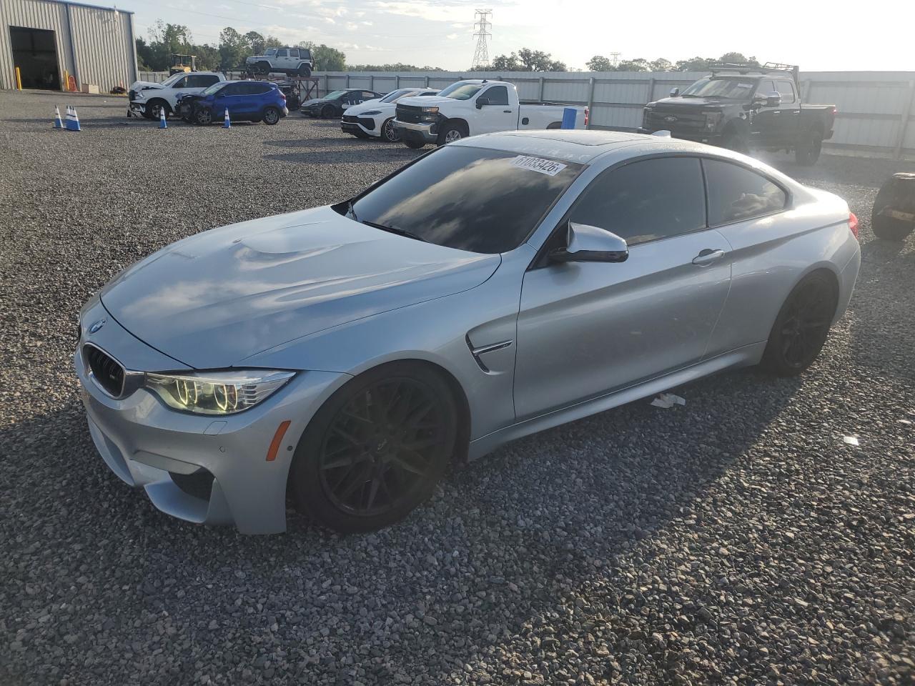 2015 BMW M4 - zdjęcie główne