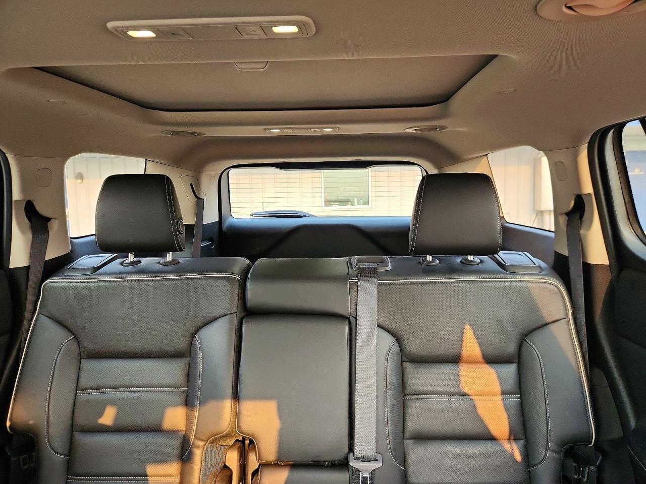 2017 GMC Acadia Denali - zdjęcie 10