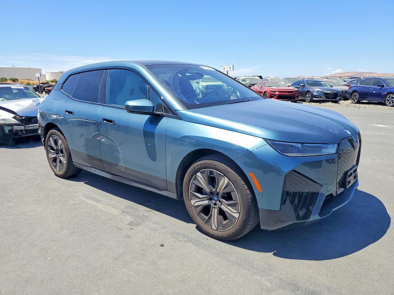 2025 BMW Ix xDrive50 - zdjęcie 4