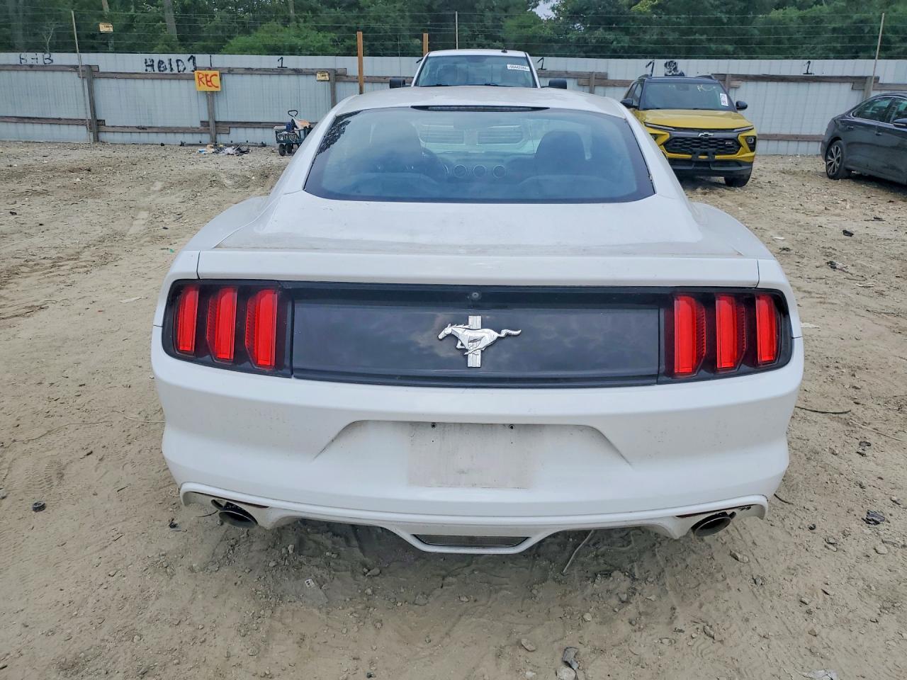 2017 Ford Mustang - zdjęcie 6
