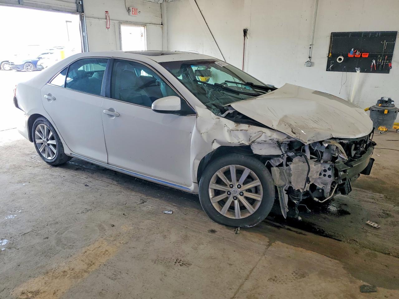2014 Toyota Camry Xle V6 - zdjęcie 4