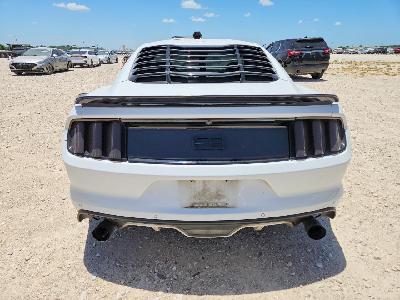 2015 Ford Mustang - zdjęcie 6