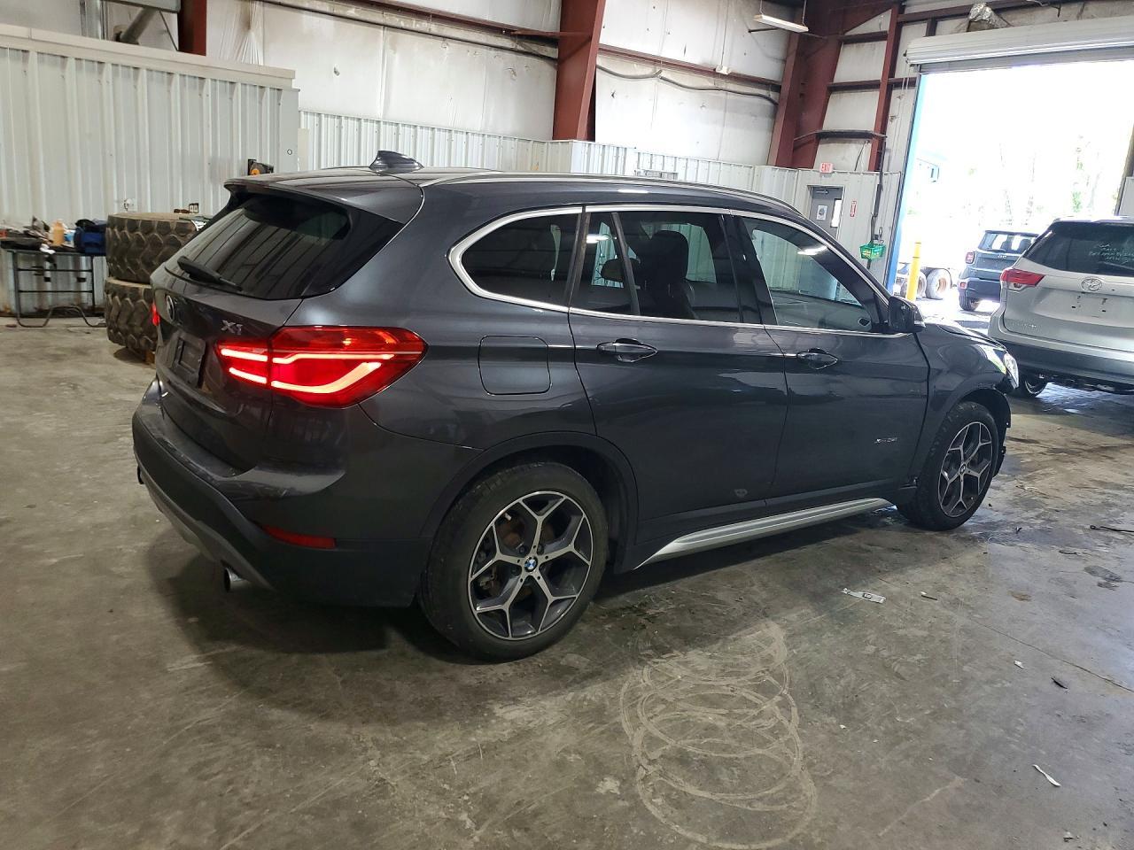 2016 BMW X1 xDrive28I - zdjęcie 3