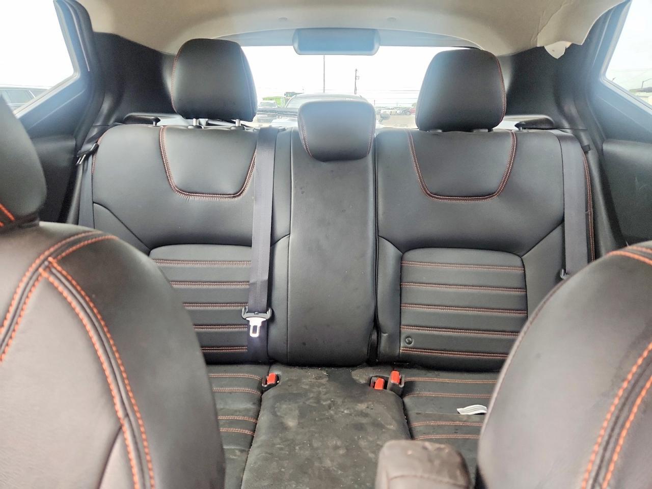 2019 Nissan Kicks Sr - zdjęcie 10