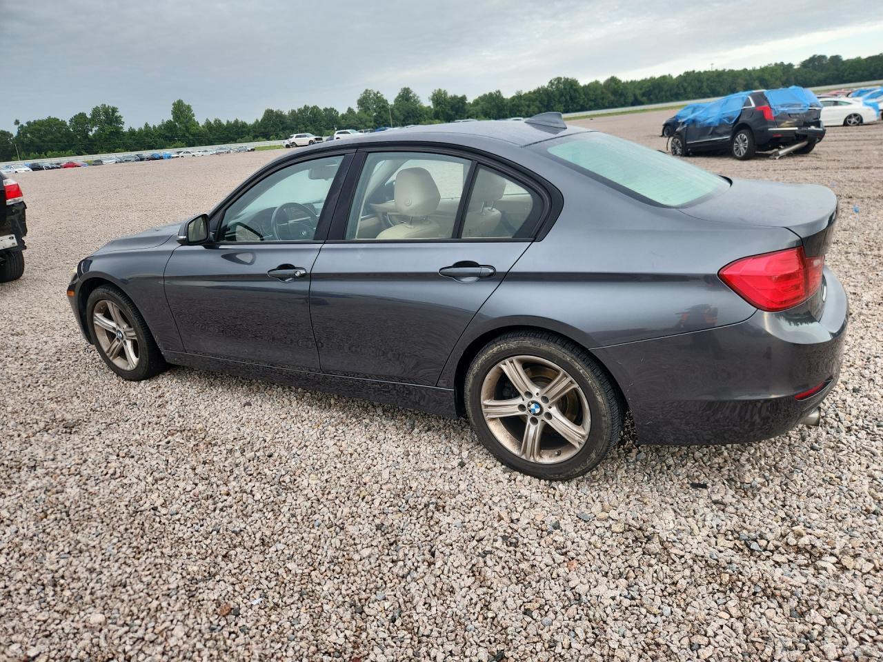 2013 BMW 320 I - zdjęcie 2