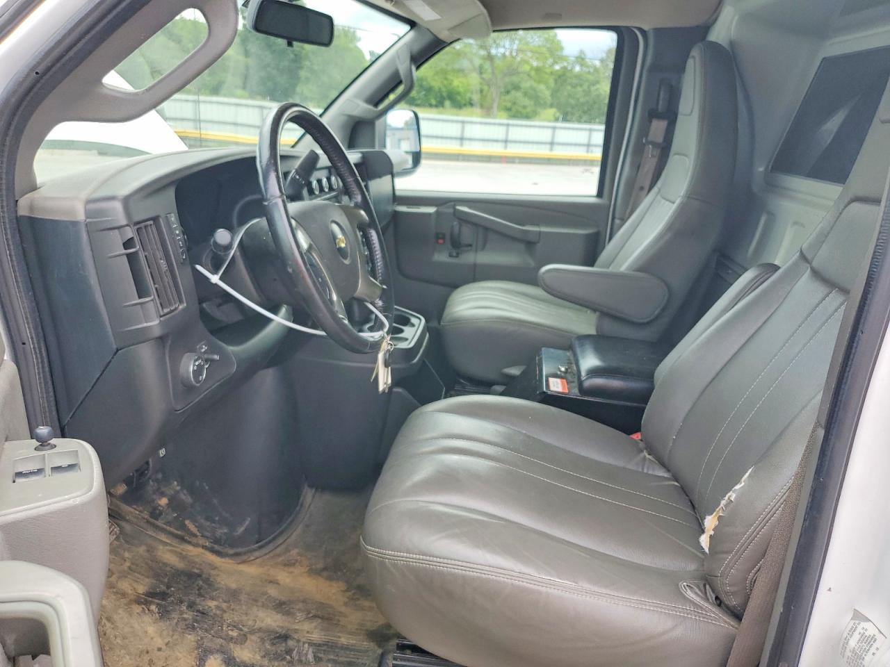 2019 Chevrolet Express G2500 - zdjęcie 7