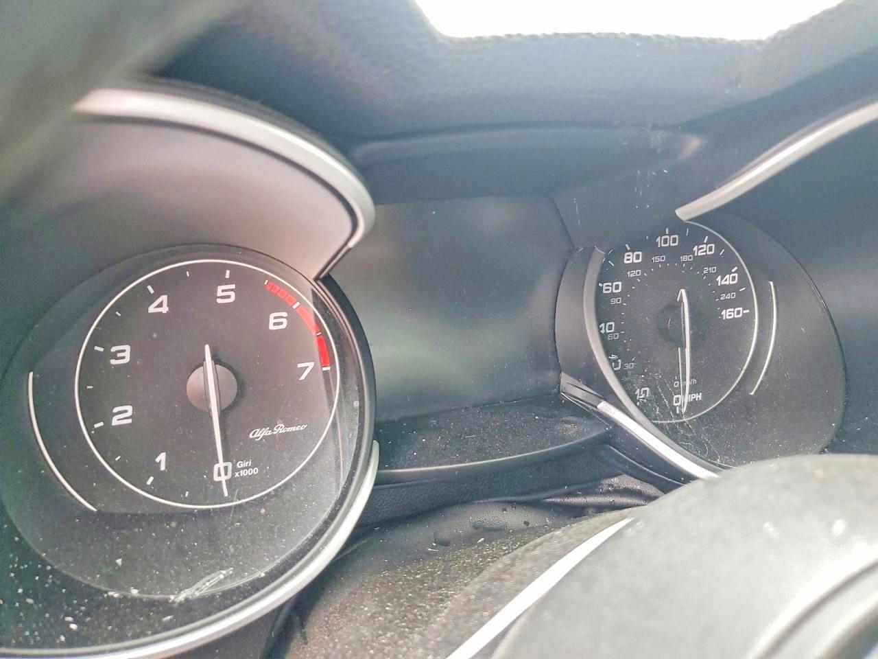 2022 Alfa Romeo Stelvio Ti - zdjęcie 9