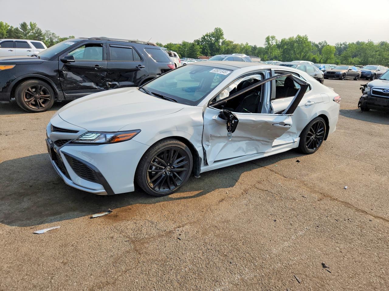 2022 Toyota Camry Xse - zdjęcie główne