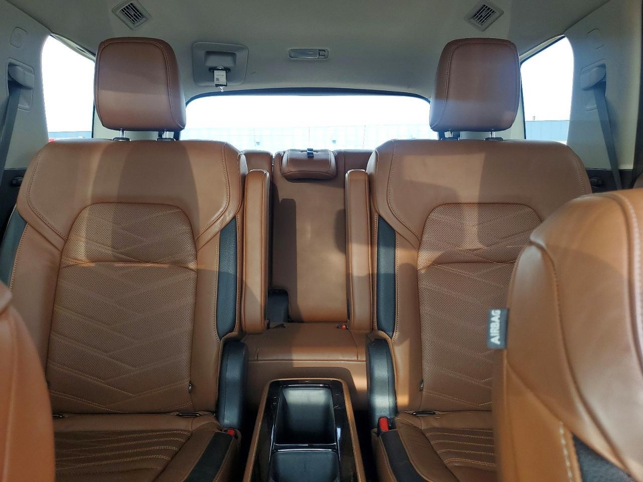 2022 Nissan Pathfinder Platinum - zdjęcie 10