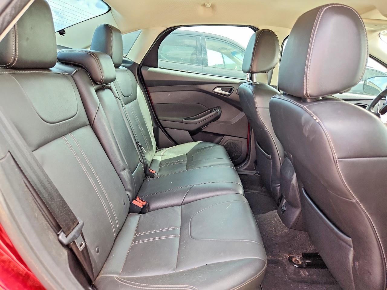 2014 Ford Focus Titanium - zdjęcie 10