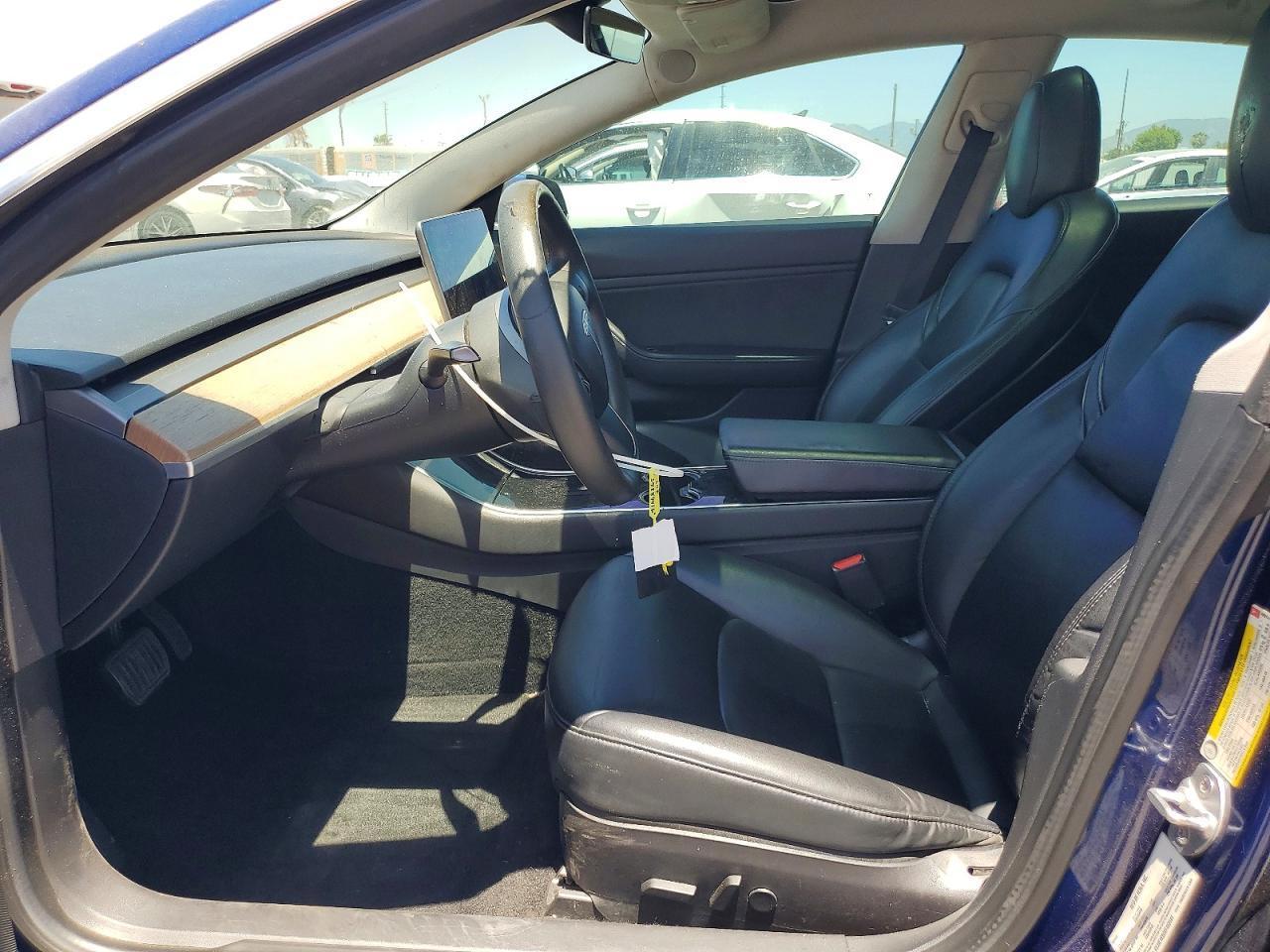 2019 Tesla Model 3 - zdjęcie 7