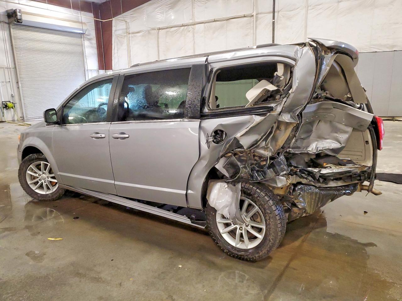 2020 Dodge Grand Caravan Sxt - zdjęcie 2
