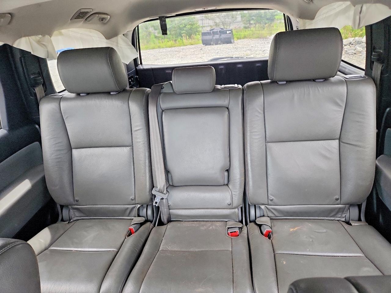 2017 Toyota Sequoia Sr5 - zdjęcie 10