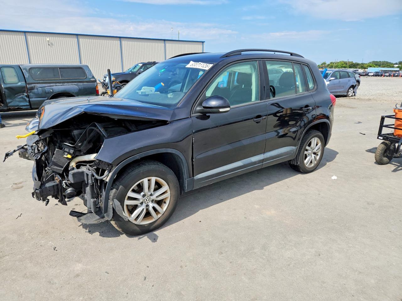 2016 Volkswagen Tiguan S - zdjęcie główne