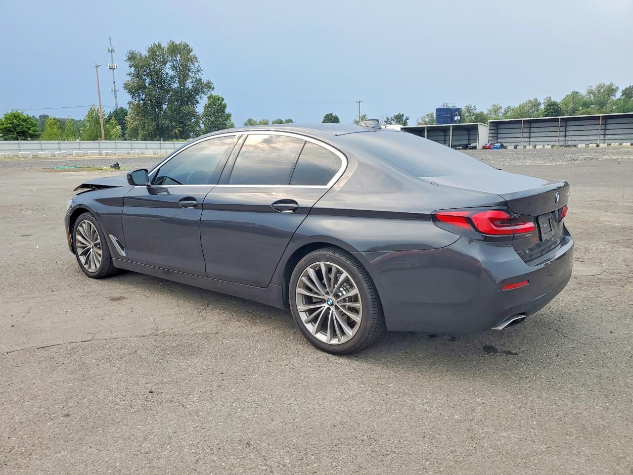 2021 BMW 530 I - zdjęcie 2
