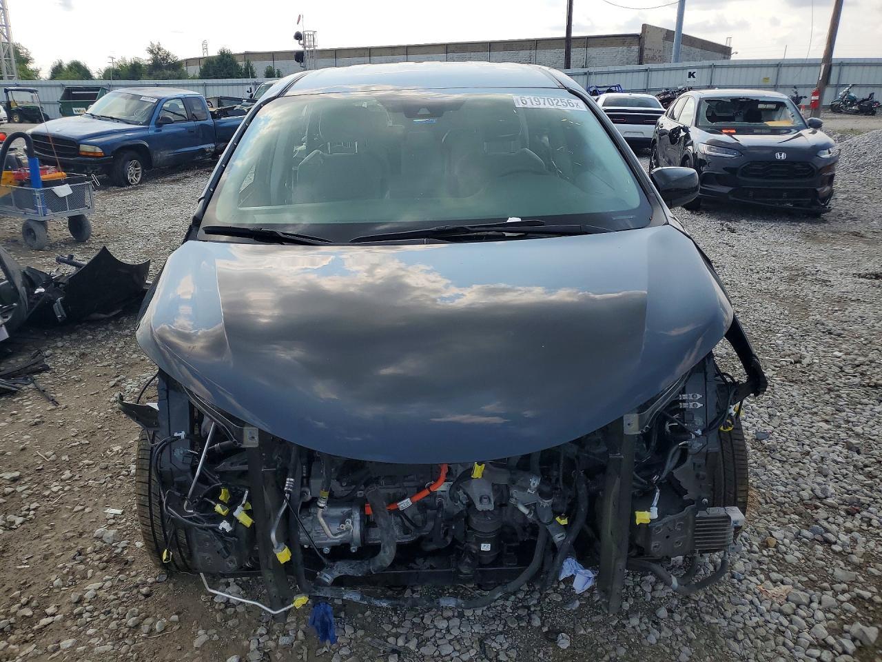 2022 Toyota Sienna Le - zdjęcie 5