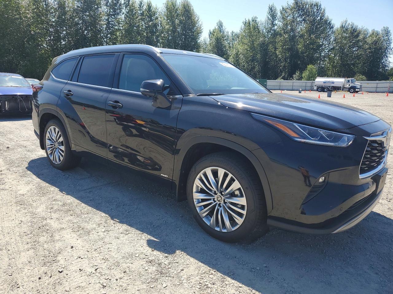 2026 Toyota Highlander Hybrid Platinum - zdjęcie 4