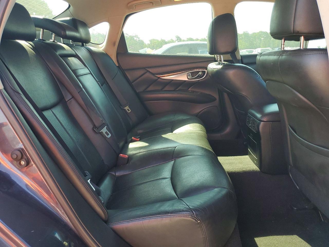 2019 Infiniti M37 X - zdjęcie 10