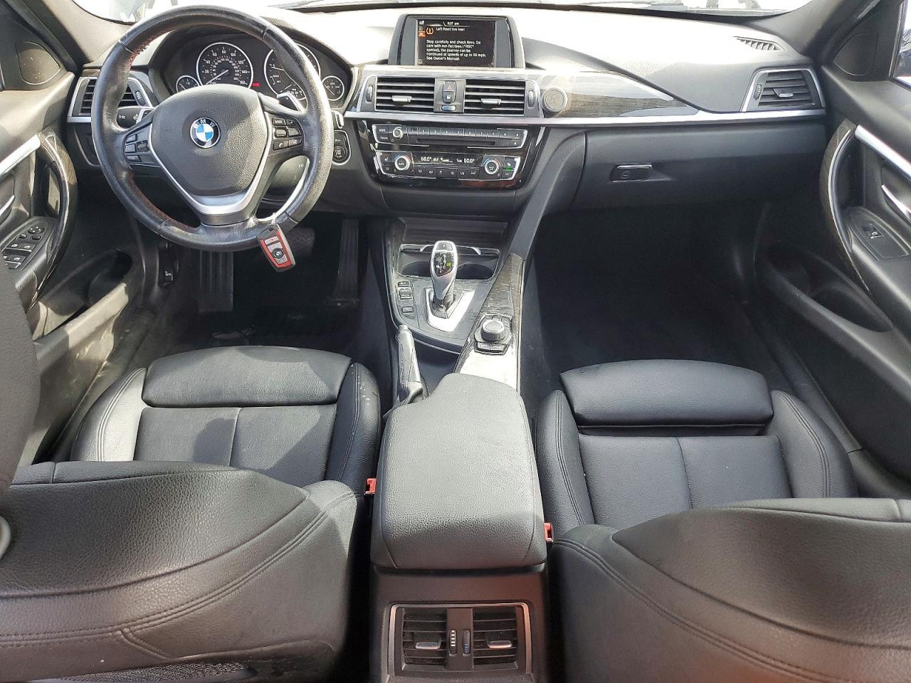 2017 BMW Seria 3 330i - zdjęcie 8
