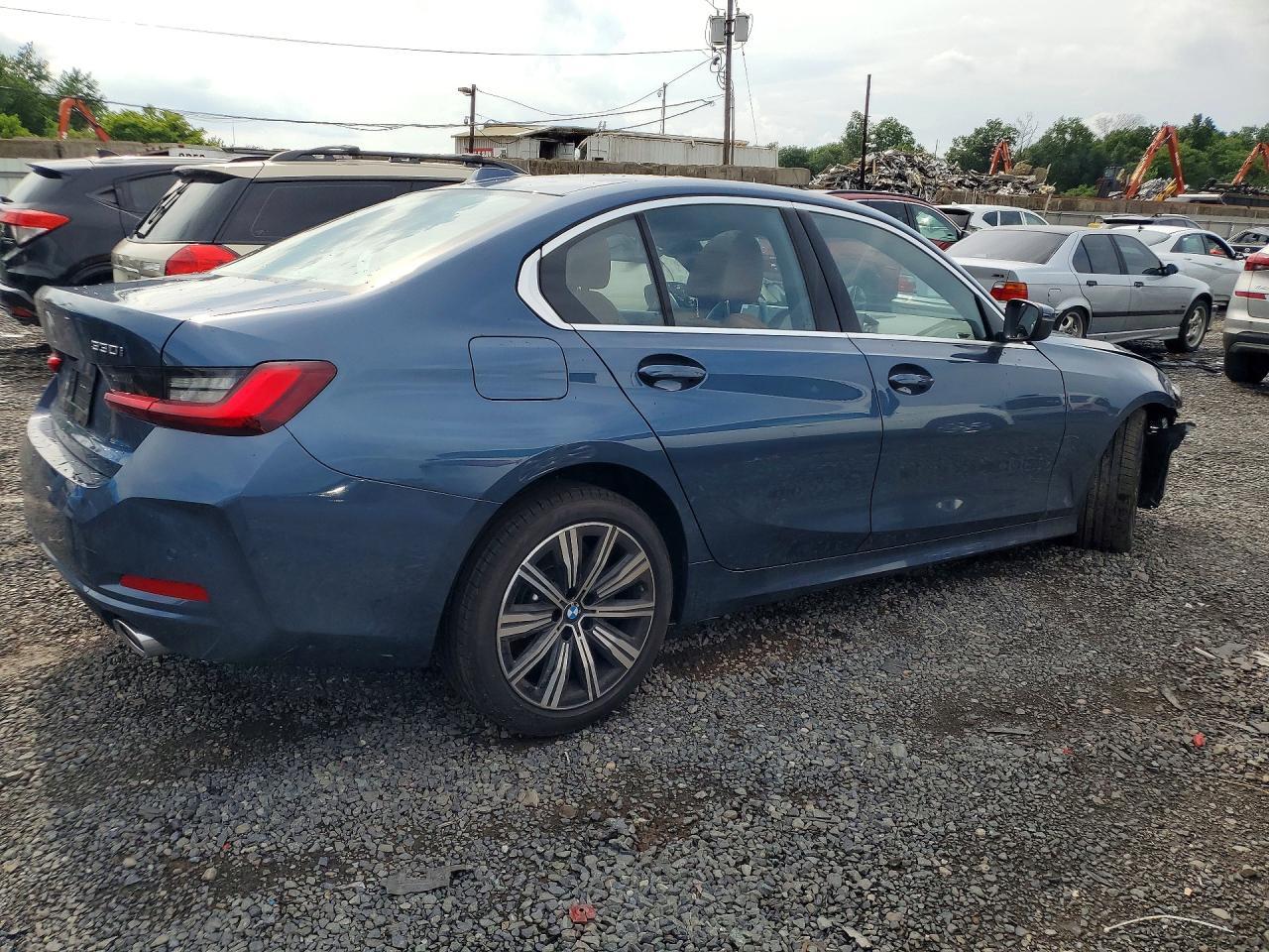 2026 BMW Seria 3 330i - zdjęcie 3