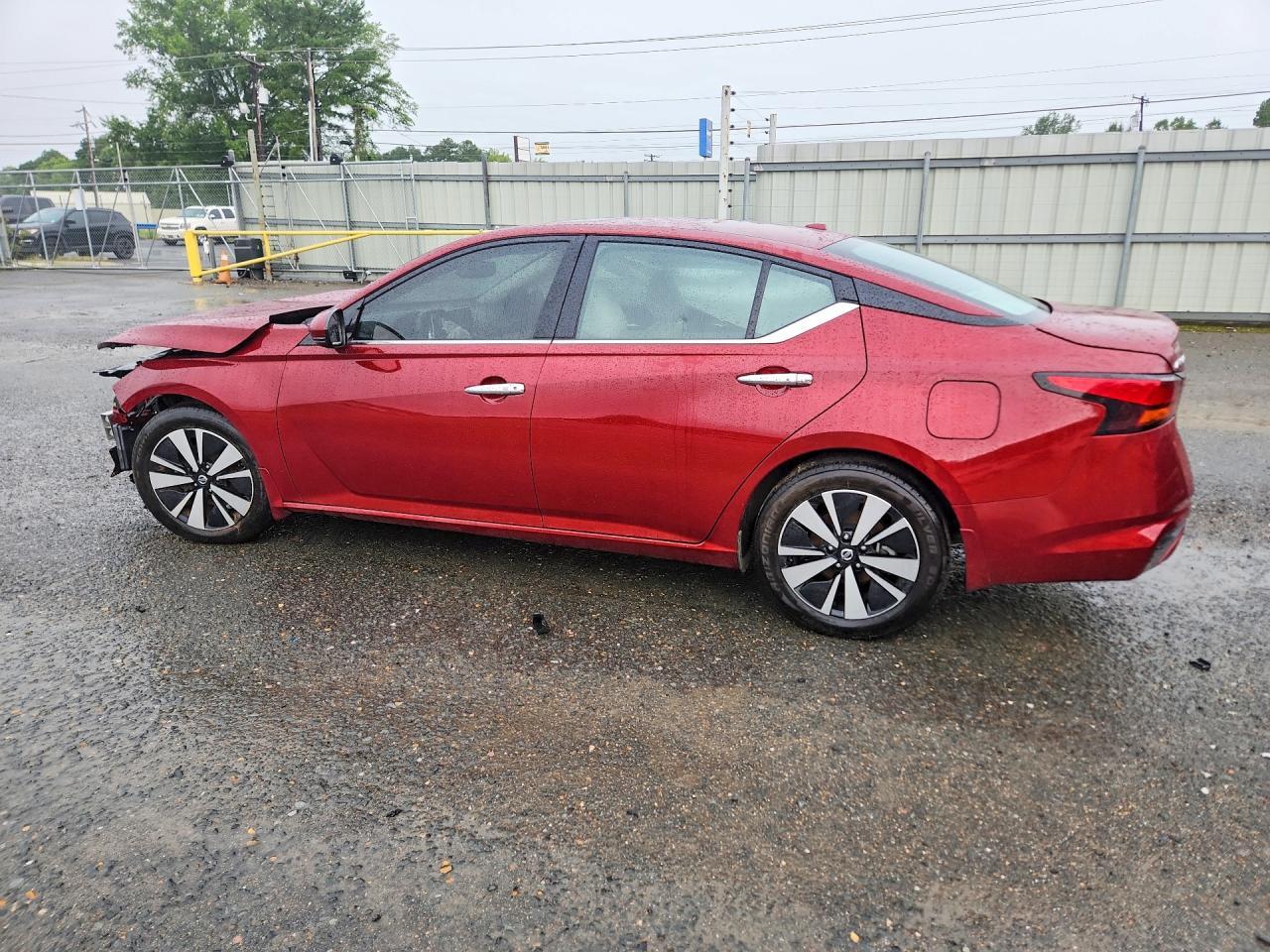 2020 Nissan Altima Sl - zdjęcie 2