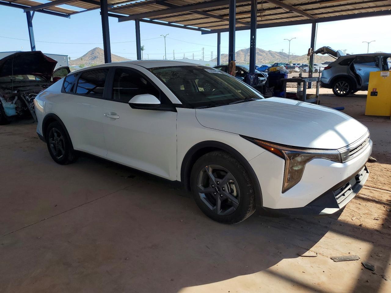 2025 Kia K4 Lxs - zdjęcie 4