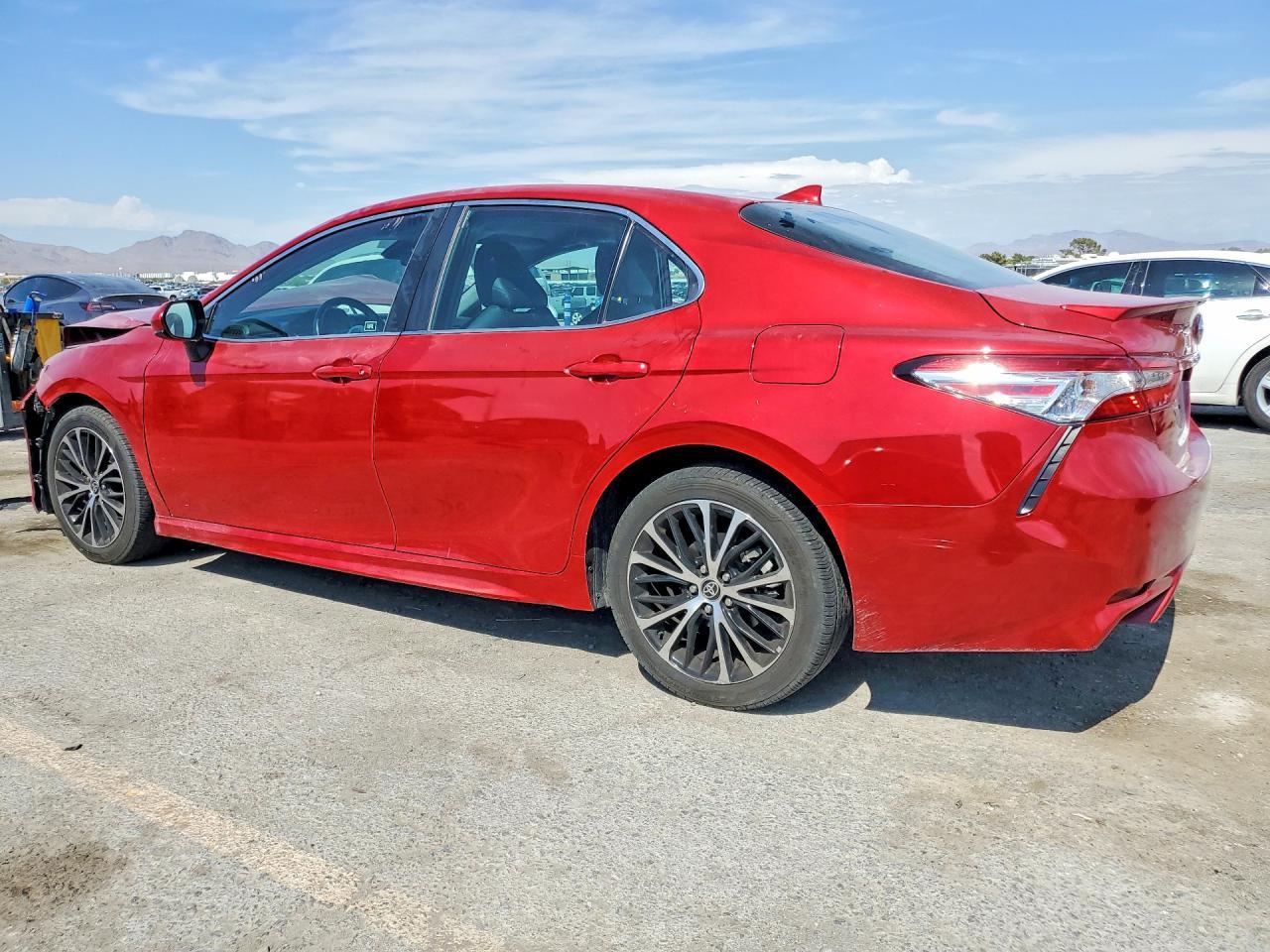 2020 Toyota Camry Se - zdjęcie 2
