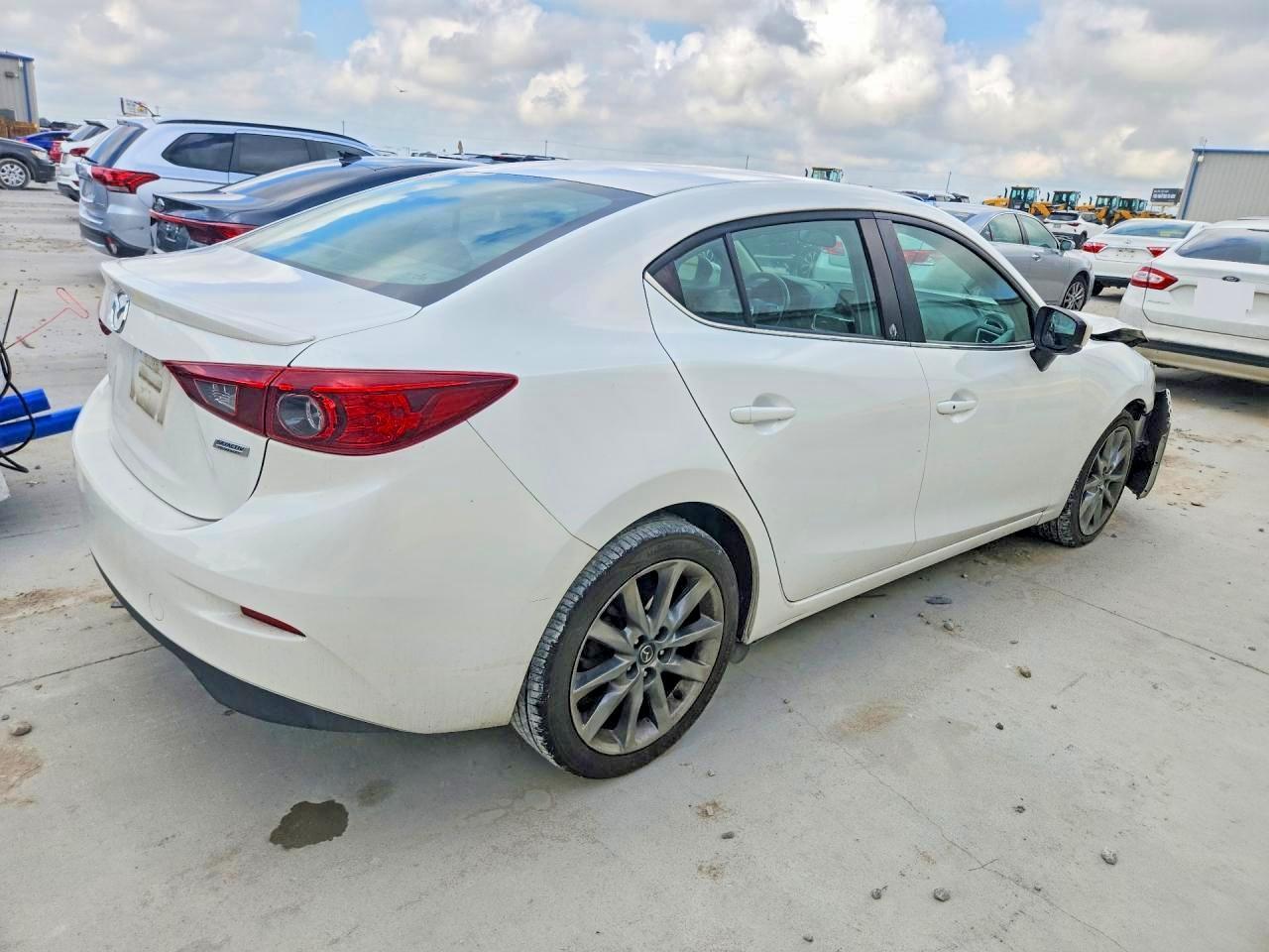 2018 Mazda 3 Touring - zdjęcie 3