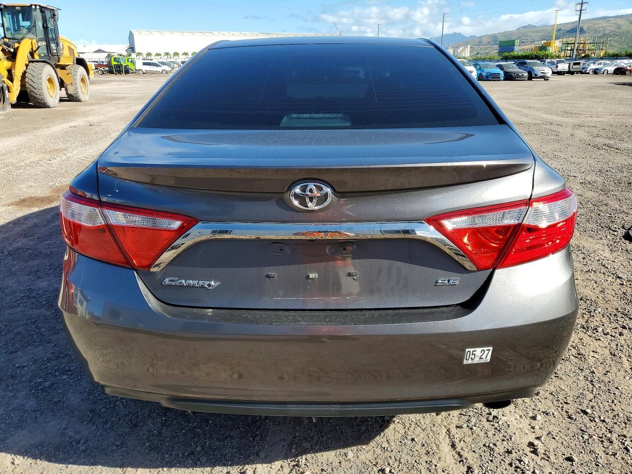 2015 Toyota Camry Le - zdjęcie 6