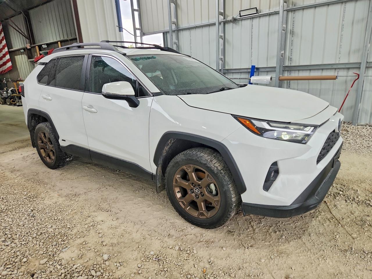 2023 Toyota Rav4 Woodland Edition - zdjęcie 4