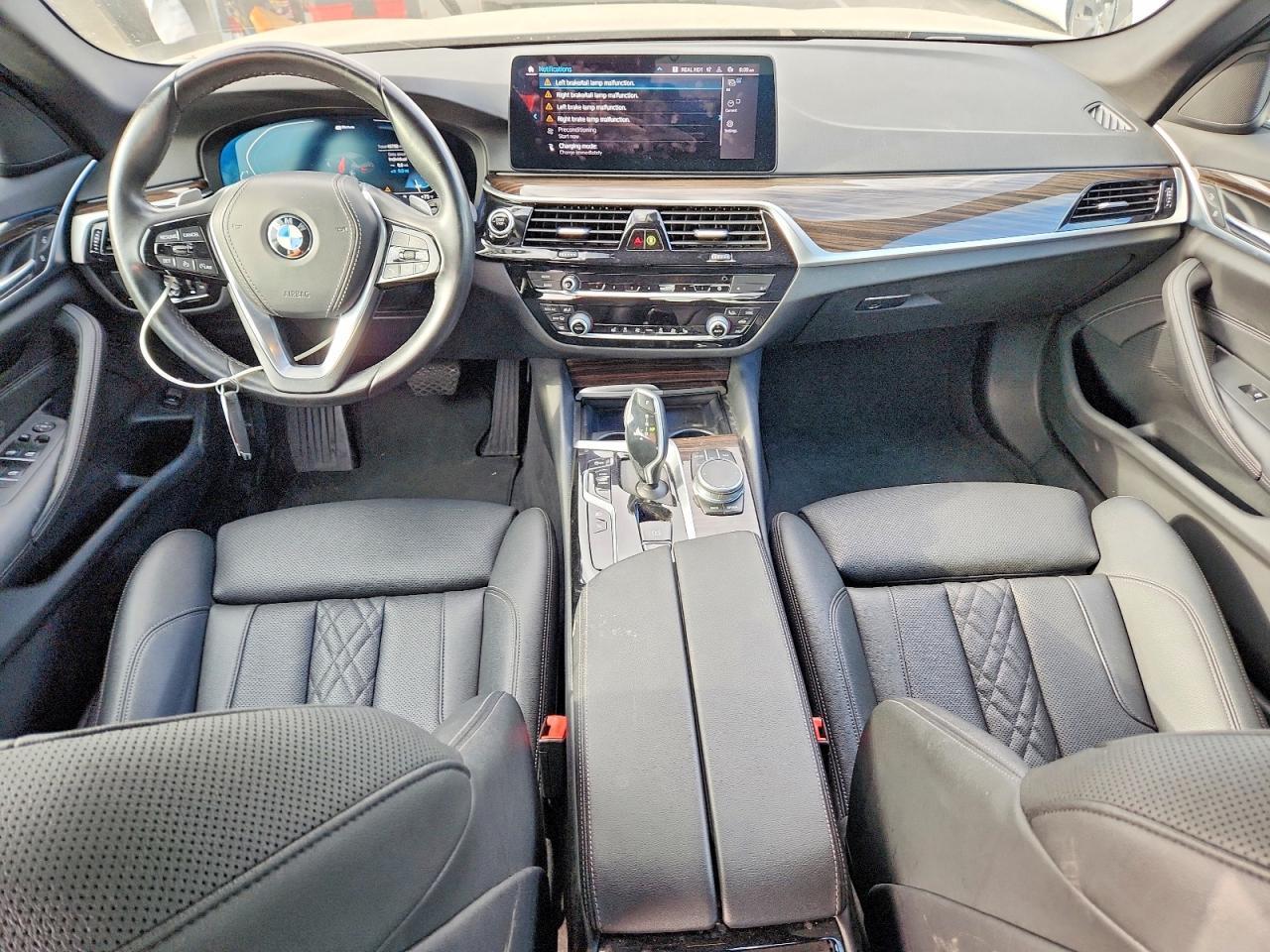 2021 BMW 530E - zdjęcie 8